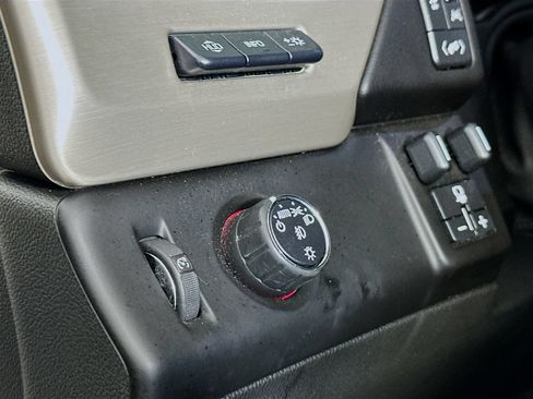 Used 2016 GMC Yukon Denali w/ Open Road Package RWD image 10