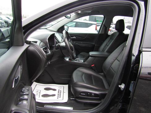 Used 2020 Chevrolet Equinox Premier w/ Premier Redline Edition FWD image 17