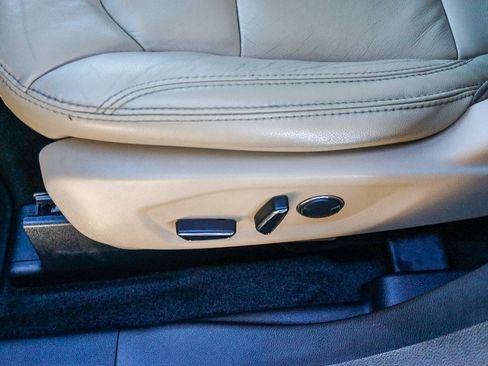 Used 2017 Ford Explorer XLT w/ Equipment Group 202A image 20