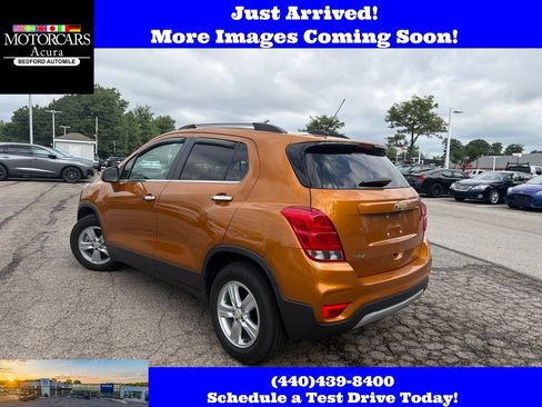 Used 2017 Chevrolet Trax LT w/ Sun & Sound Package FWD image 5