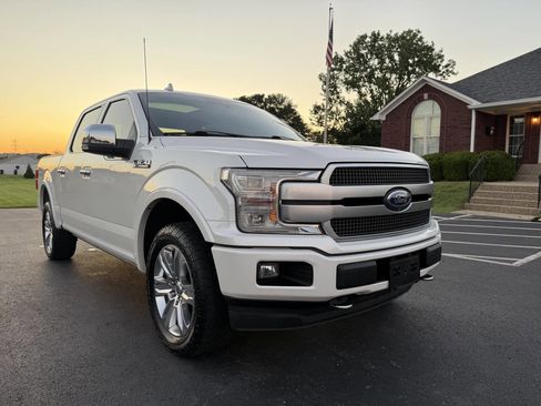 Used 2019 Ford F150 Platinum w/ Equipment Group 701A Luxury AWD/4WD image 9