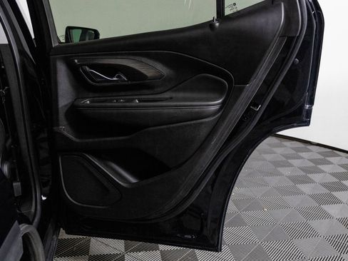 Used 2022 GMC Terrain SLT image 39