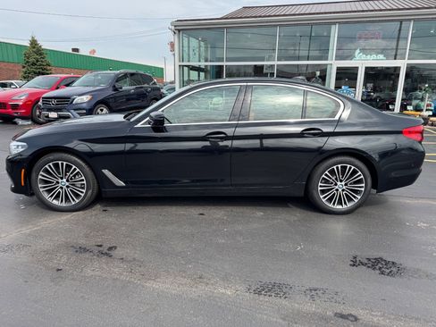 Used 2020 BMW 530i xDrive w/ Premium Package image 7