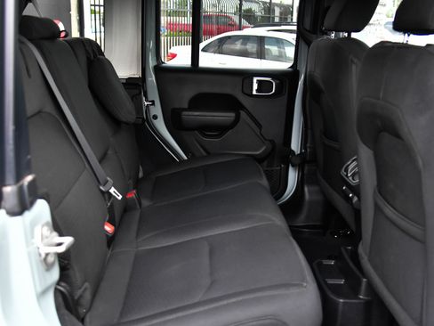 Used 2023 Jeep Wrangler Unlimited AWD/4WD image 39