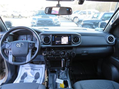 Used 2017 Toyota Tacoma TRD Off-Road w/ Tow Package (A/T) image 6