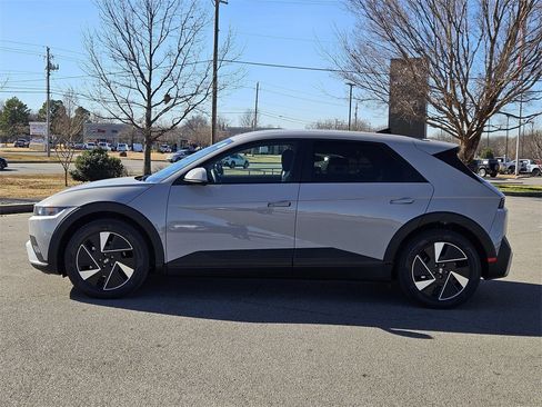 New 2026 Hyundai Ioniq 5 SEL image 4