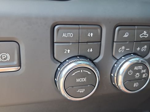 Certified 2026 GMC Sierra 1500 AT4 w/ AT4 Premium Package AWD/4WD image 35