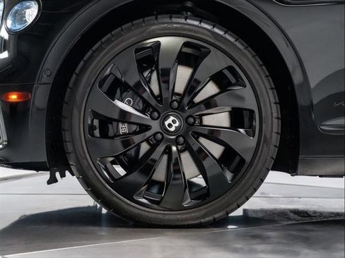 Used 2021 Bentley Flying Spur V8 image 9