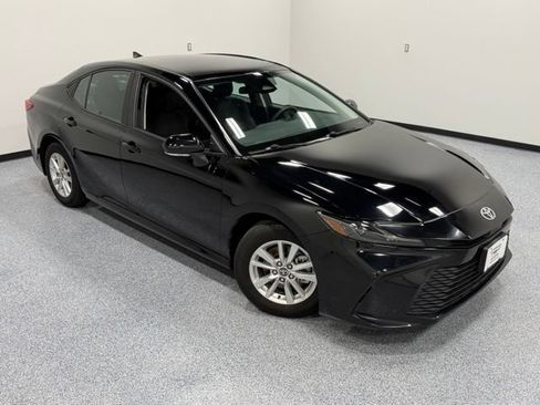 Used 2025 Toyota Camry LE FWD image 37