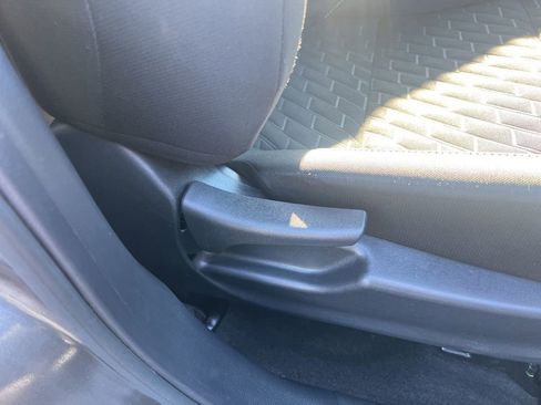 Used 2022 Nissan Kicks SV image 40