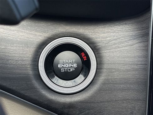 New 2025 Jeep Grand Cherokee Limited w/ Luxury Tech Group II image 15