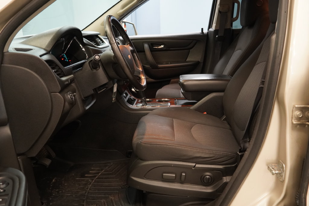 Used 2013 Chevrolet Traverse LT FWD image 4