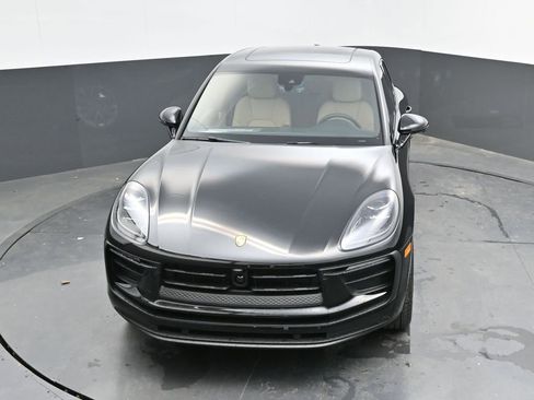 New 2025 Porsche Macan image 36