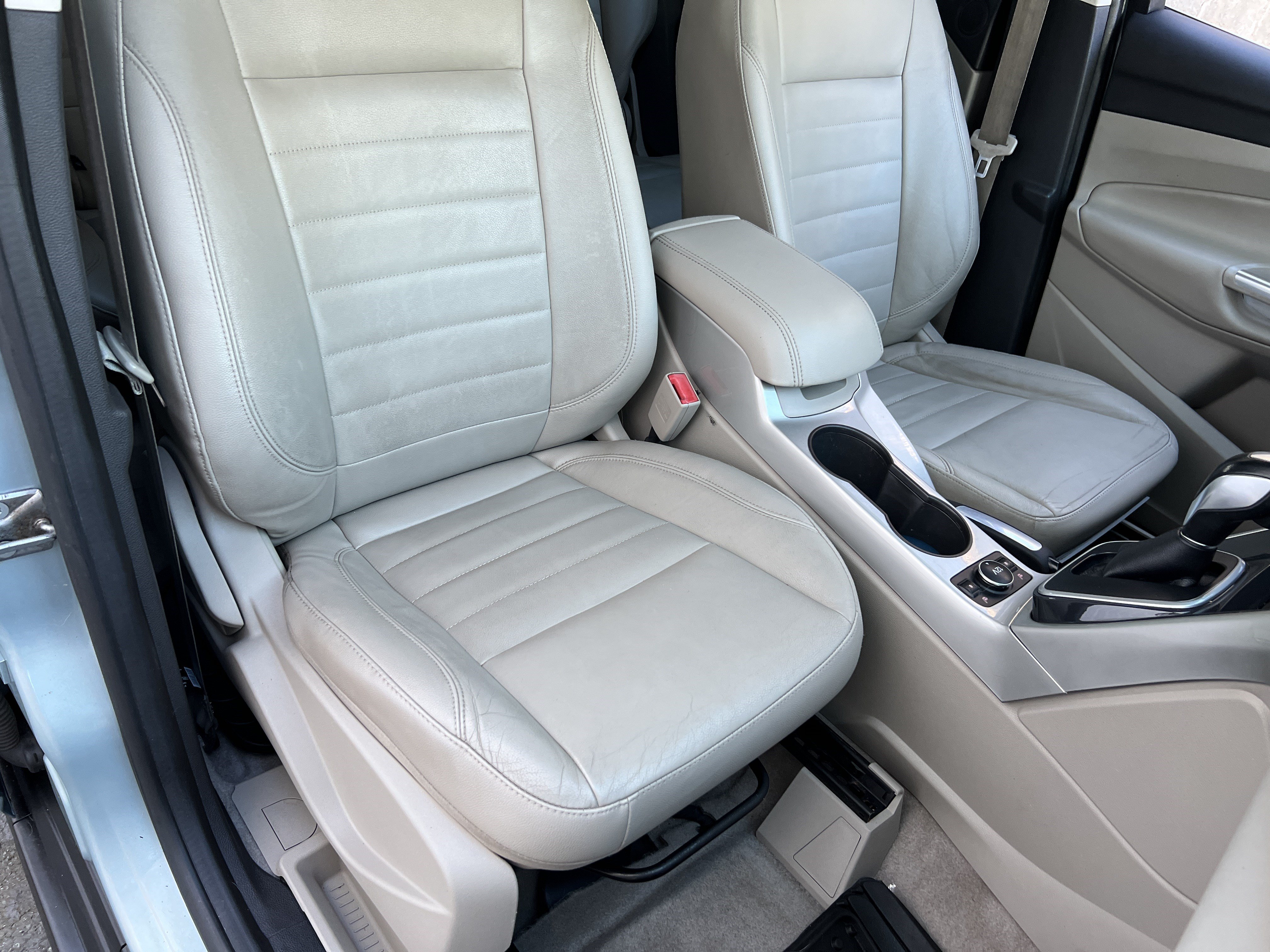 Used 2013 Ford C-MAX SEL FWD image 24