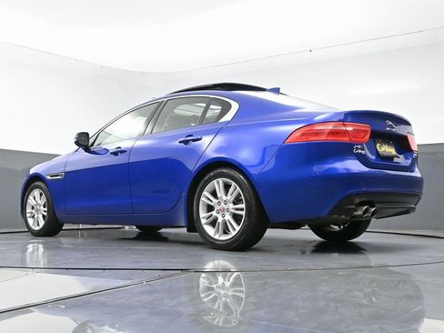 Used 2017 Jaguar XE Premium image 60