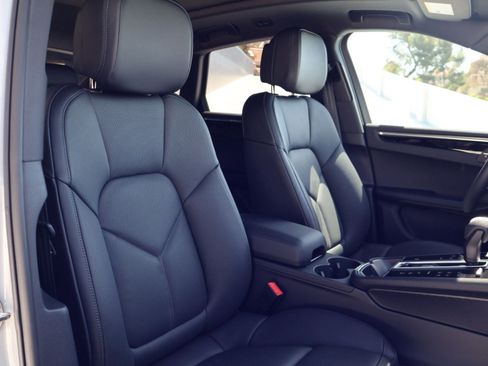 New 2026 Porsche Macan image 24