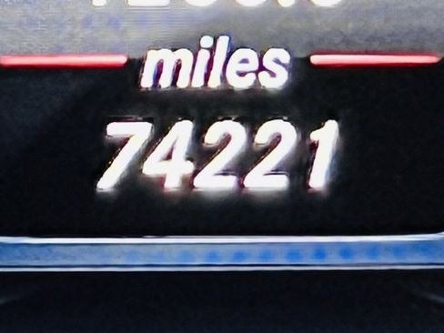 Used 2016 Mercedes-Benz GL 450 4MATIC image 12