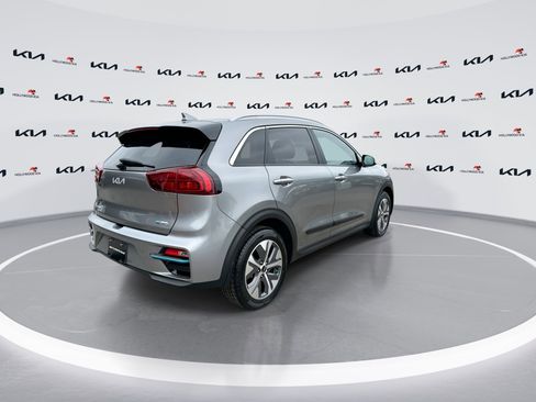 Used 2022 Kia Niro EX Premium w/ Cold Weather Package image 8