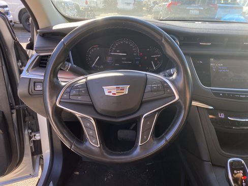 Used 2019 Cadillac XT5 Luxury FWD image 12