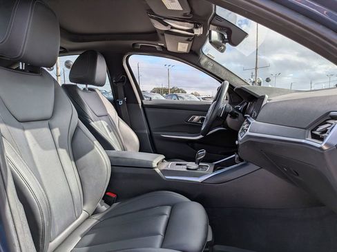 Used 2022 BMW 330i Sedan w/ Driving Assistance Package image 33