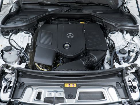 New 2026 Mercedes-Benz GLC 300 4MATIC image 9