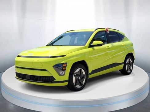 Used 2024 Hyundai Kona SEL FWD image 2
