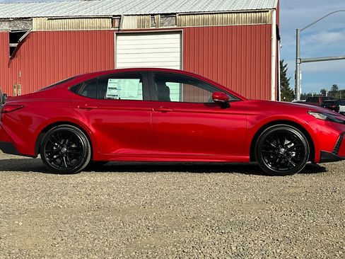 New 2026 Toyota Camry SE image 4