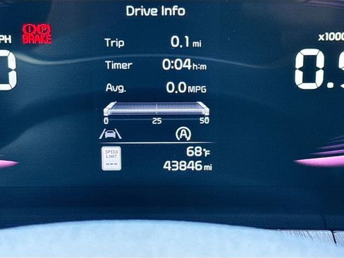 Used 2024 Kia Telluride EX w/ EX Captain's Chair Package FWD image 16
