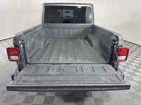 Used 2020 Jeep Gladiator Rubicon w/ Cold Weather Group image 11