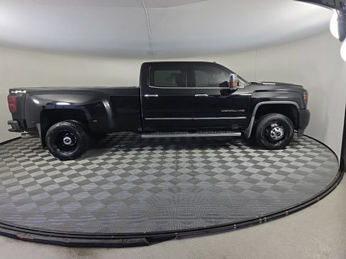 Used 2019 GMC Sierra 3500 Denali AWD/4WD image 6