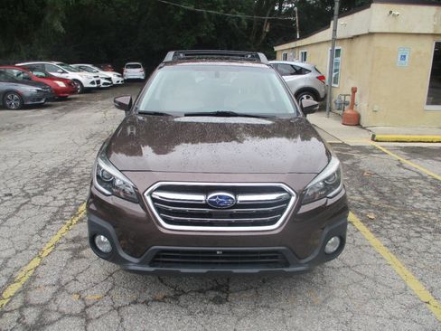 Used 2019 Subaru Outback 2.5i Premium image 11