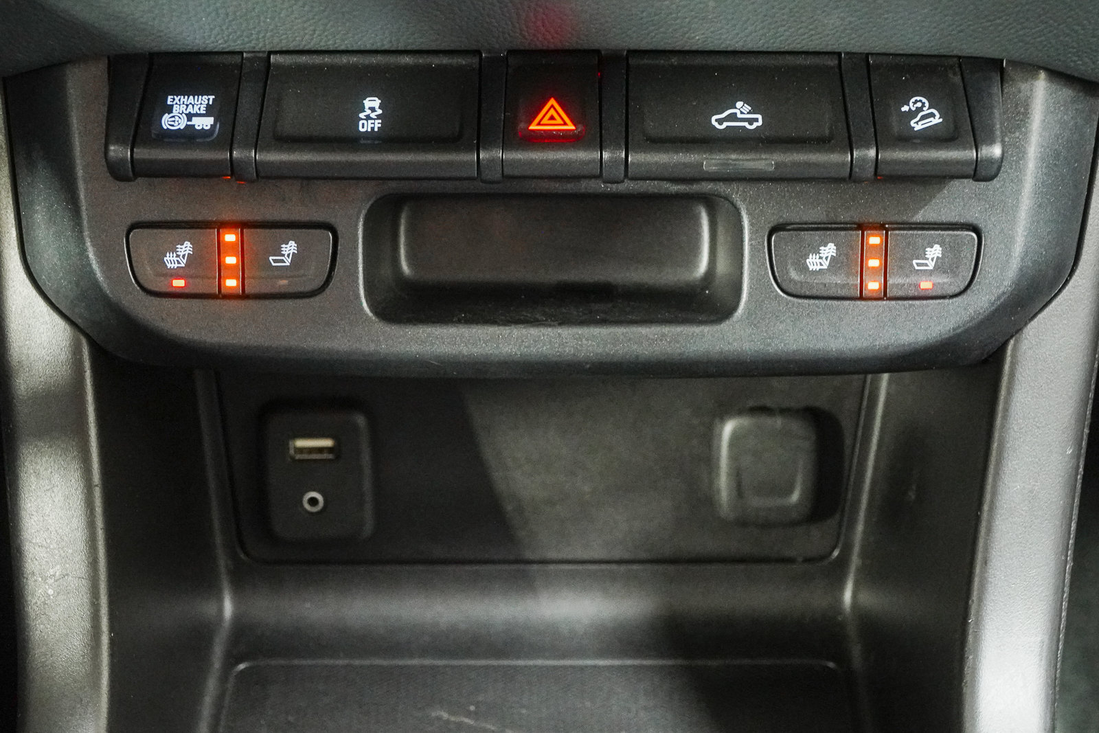 Used 2016 Chevrolet Colorado Z71 AWD/4WD image 32
