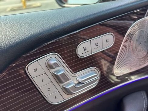 Used 2022 Mercedes-Benz GLS 450 4MATIC image 18