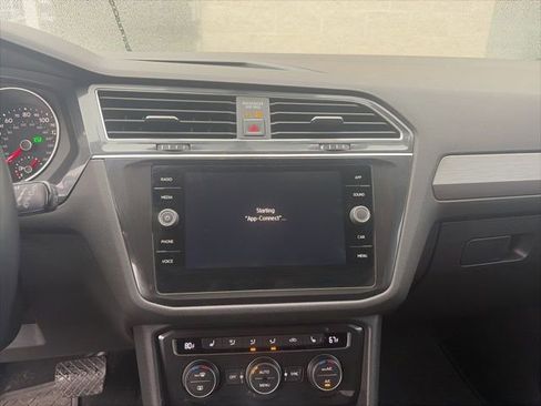 Used 2018 Volkswagen Tiguan SE image 7