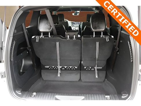 Used 2025 Chrysler Pacifica Select image 16