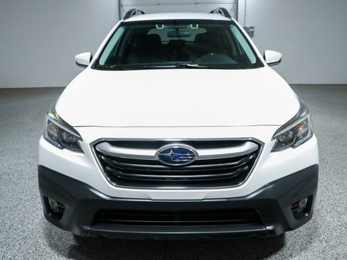 Used 2022 Subaru Outback Premium AWD/4WD image 4