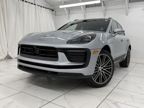 Certified 2026 Porsche Macan AWD/4WD image 8