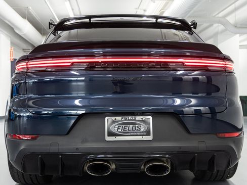 Used 2024 Porsche Cayenne Turbo GT AWD/4WD image 20