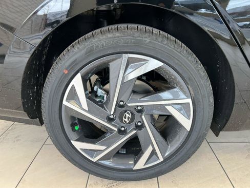 New 2026 Hyundai Elantra Limited FWD image 15