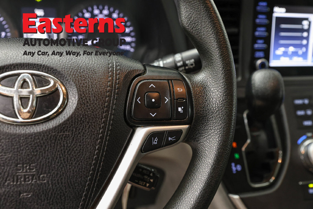 Used 2020 Toyota Sienna L FWD image 16