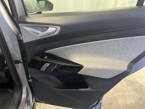 Used 2023 Volkswagen ID.4 Pro image 22