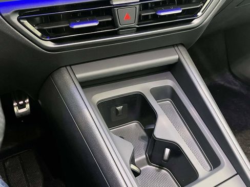 New 2026 Volkswagen Tiguan SE R-Line image 25