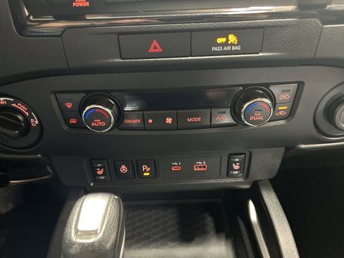 Used 2022 Nissan Frontier SV image 21