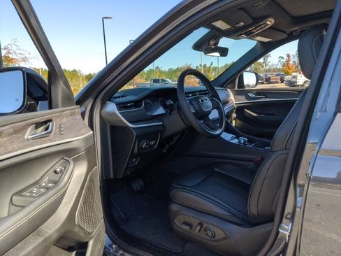 New 2025 Jeep Grand Cherokee L Limited w/ Black Appearance Package image 37