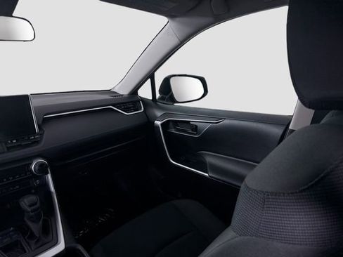 Certified 2025 Toyota RAV4 LE image 21