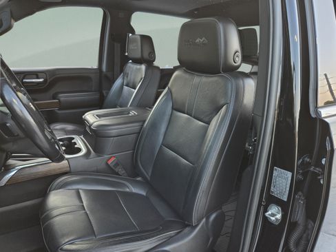 Used 2019 Chevrolet Silverado 1500 High Country w/ Technology Package AWD/4WD image 13