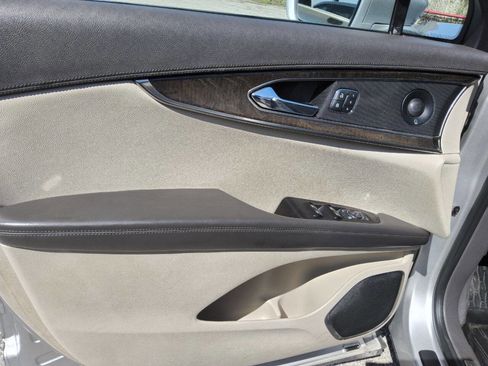 Used 2019 Lincoln Nautilus Reserve w/ Cargo Utility Package FWD image 9