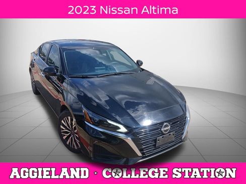 Used 2023 Nissan Altima 2.5 SV image 1