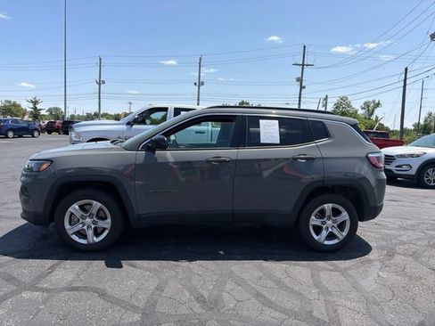 Used 2024 Jeep Compass Latitude AWD/4WD image 4