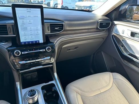 Used 2022 Ford Explorer Platinum w/ Equipment Group 601A image 23